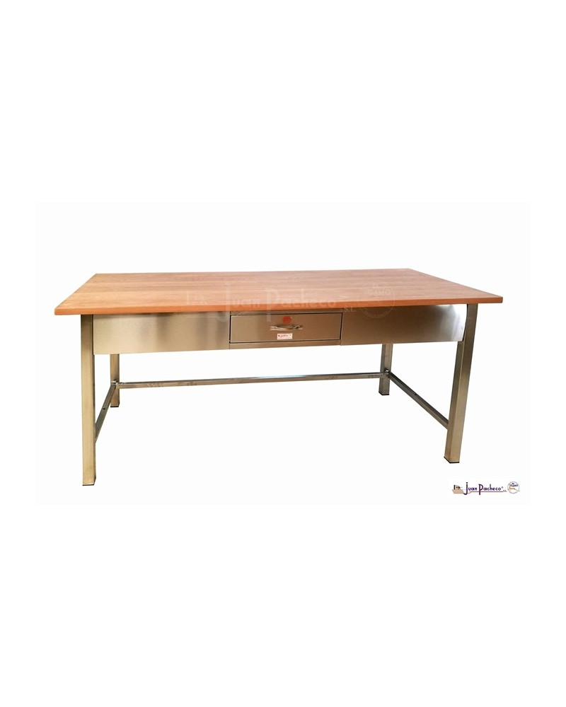 Mesa con tablero de madera de haya